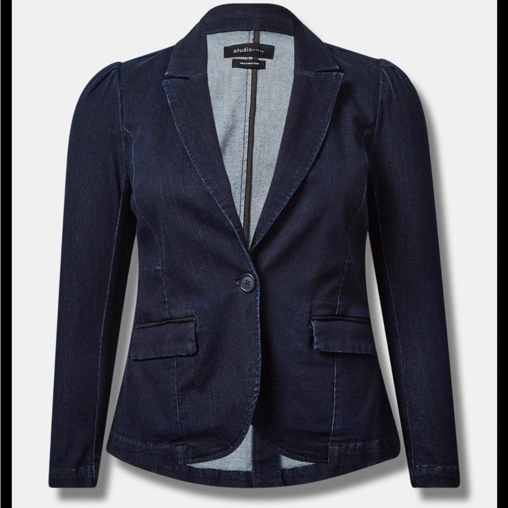 Torrid Studio Demin Blazer. NWT